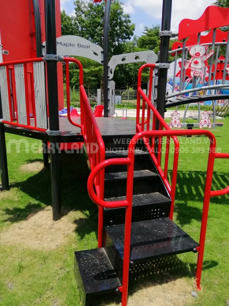 cầu thang leo lên cầu trượt liên hoàn