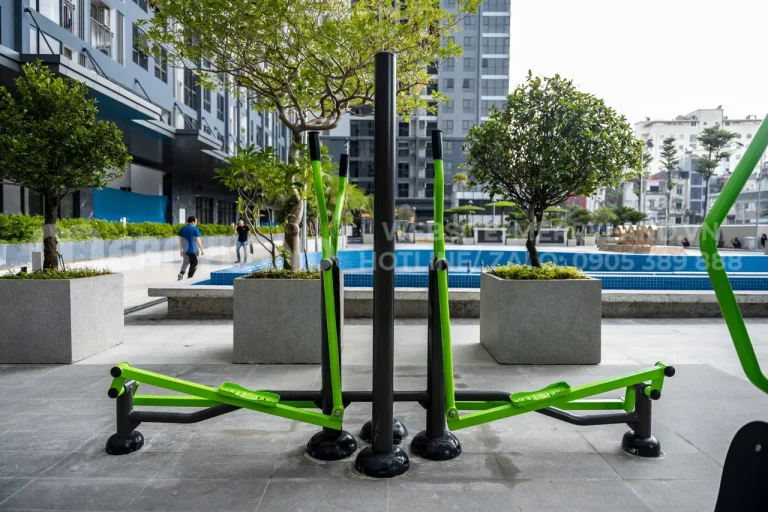 máy đi bộ lắc tay cao cấp có biển thông tin