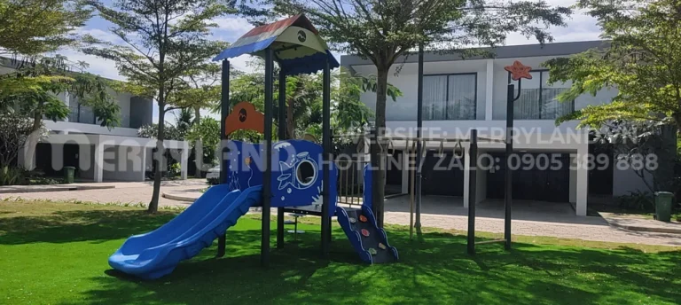 cầu trượt liên hoàn khu nghỉ dưỡng Sactuary Hồ Tràm