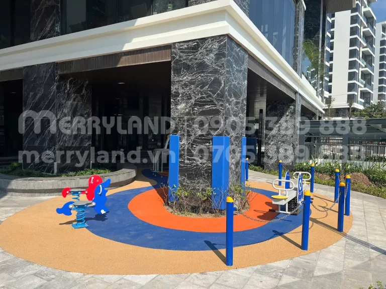 thiết kế sân chơi tận dụng khoảng trống trong sân chung cư