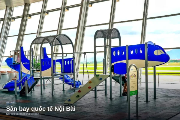 Sân chơi trẻ em hình máy bay tại Sân bay Quốc tế Nội Bài do Merryland thiết kế và thi công