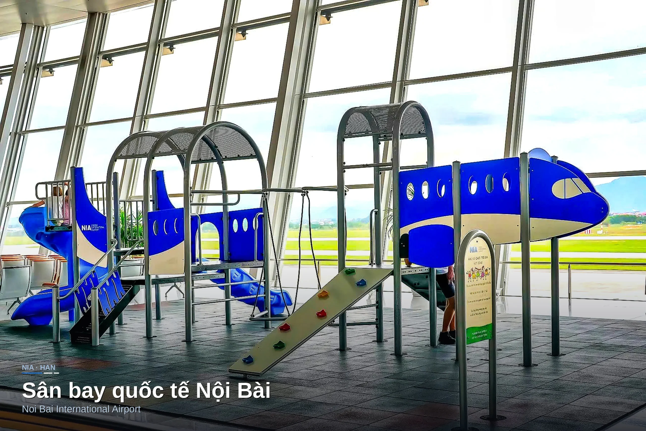 Sân chơi trẻ em hình máy bay tại Sân bay Quốc tế Nội Bài do Merryland thiết kế và thi công