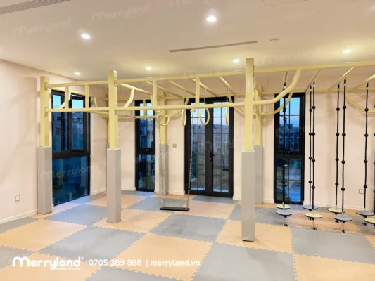 Sân chơi trẻ em trong nhà với khung vận động tại Thiên Nga 4-65 Vinhomes Global Gate Cổ Loa